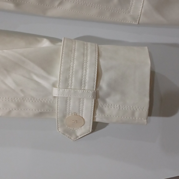 Jessica Simpson Medium creame/off white Short Cotton/polyester trenchcoat. - Picture 4 of 12